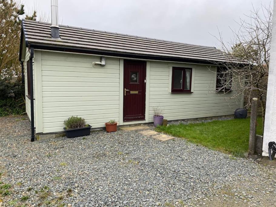Idyllic Cornish Retreat At Puffin Lodge Helston Exterior foto